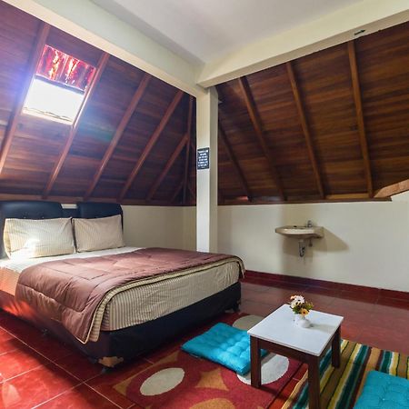 Pele Guesthouse บันดุง ภายนอก รูปภาพ