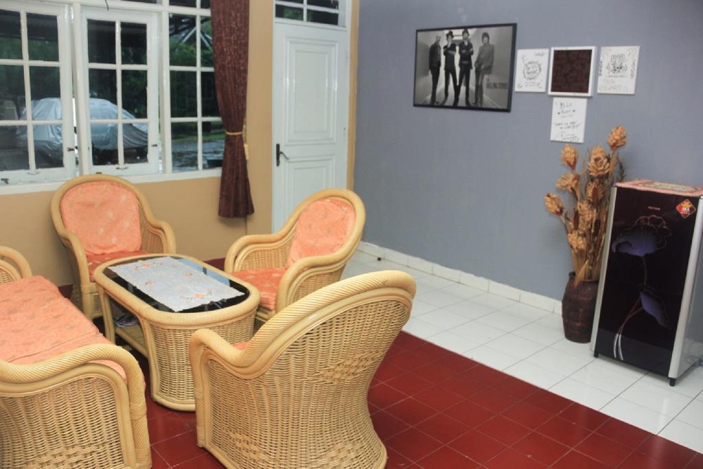 Pele Guesthouse บันดุง ภายนอก รูปภาพ