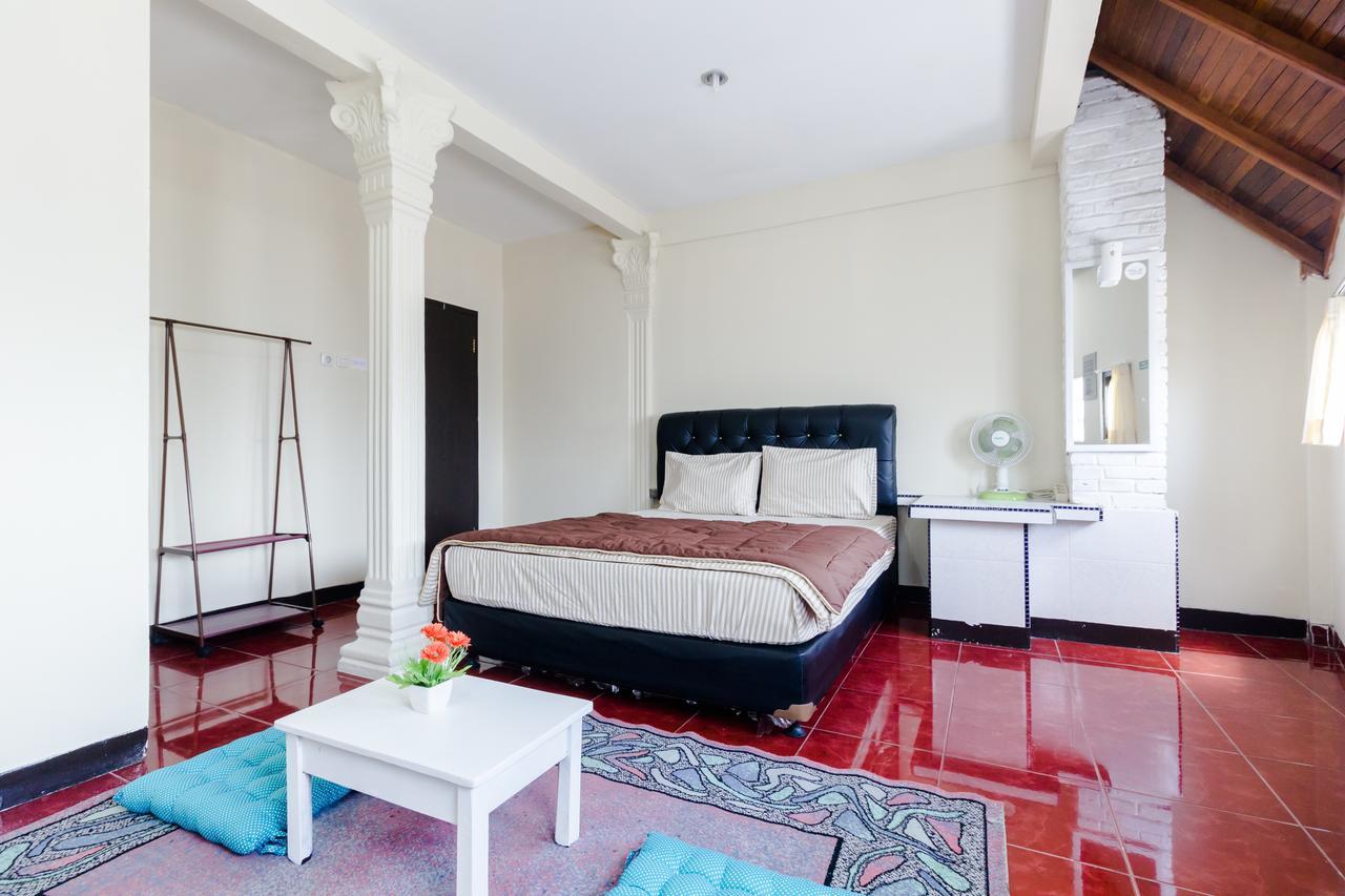 Pele Guesthouse บันดุง ภายนอก รูปภาพ