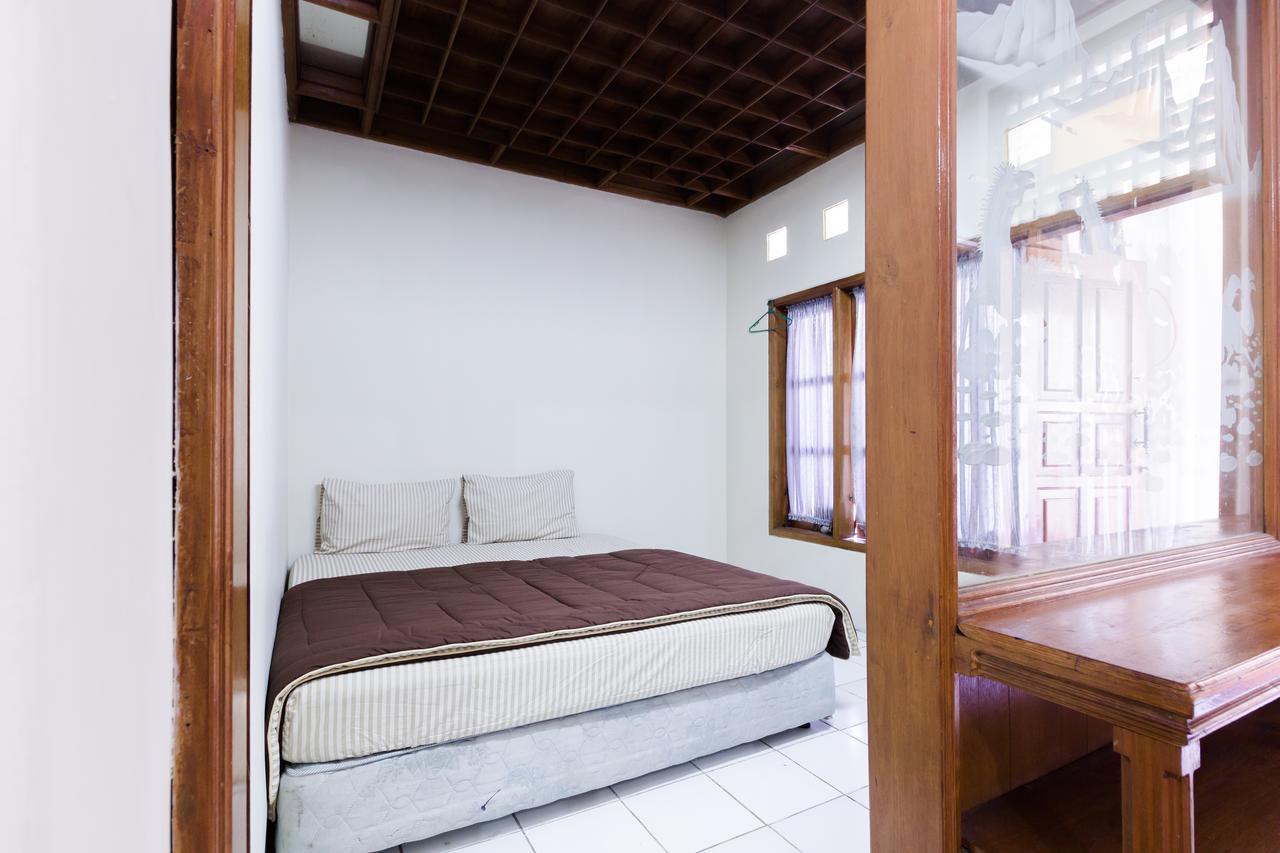 Pele Guesthouse บันดุง ภายนอก รูปภาพ