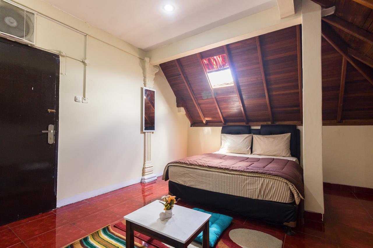 Pele Guesthouse บันดุง ภายนอก รูปภาพ