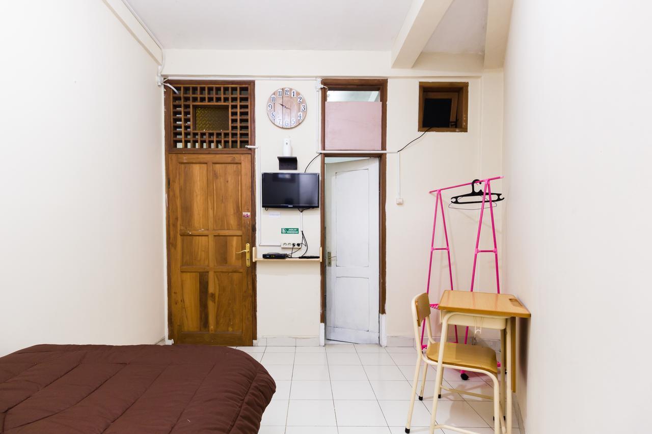 Pele Guesthouse บันดุง ภายนอก รูปภาพ