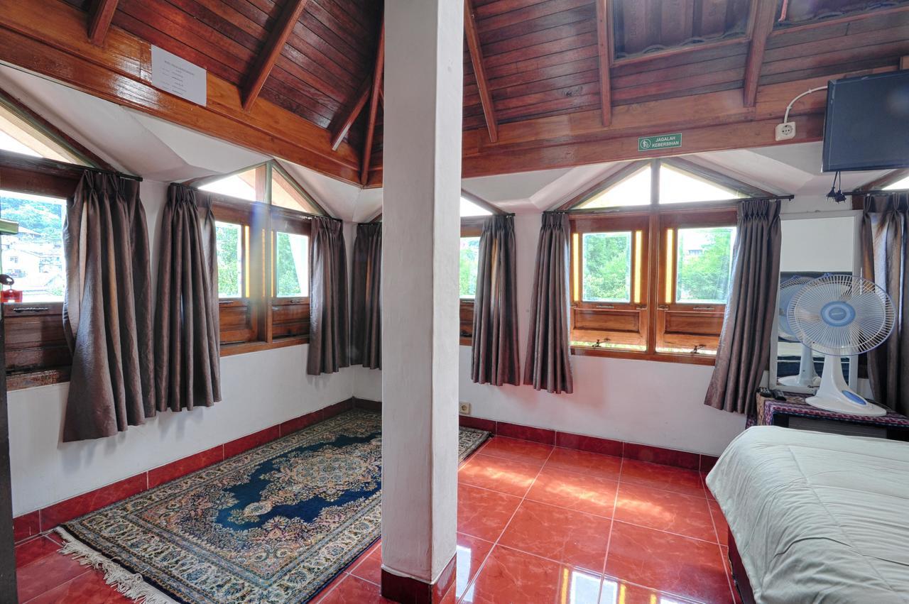 Pele Guesthouse บันดุง ภายนอก รูปภาพ